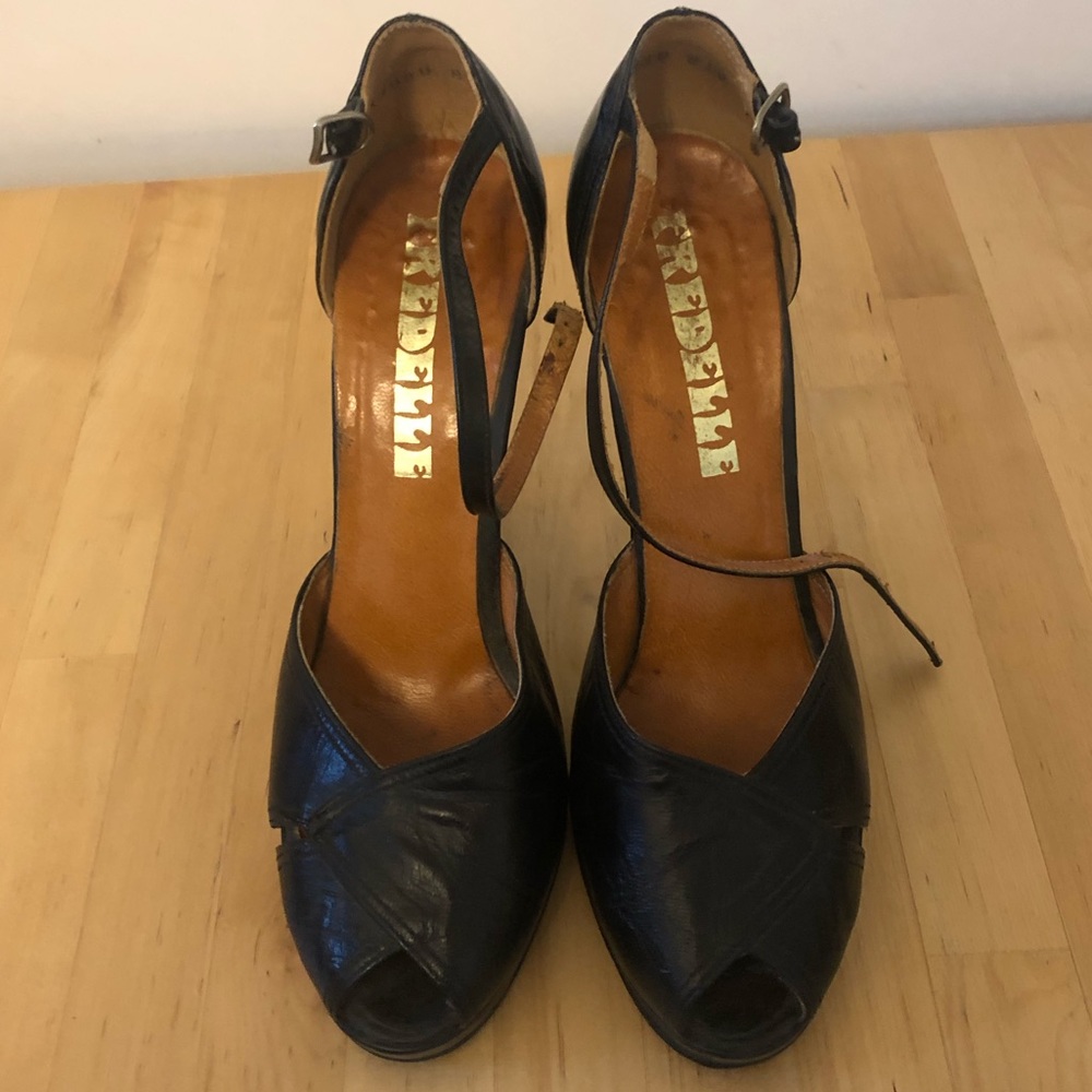 Vintage Fredelle Black Leather Peep Toe Heels